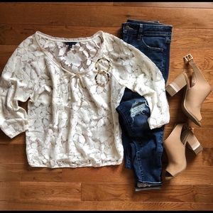 Lace three quarter length AE top